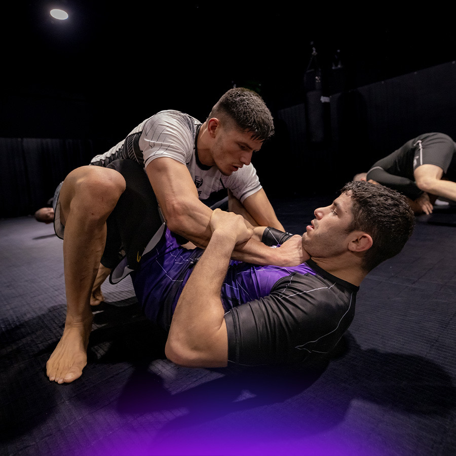 Grappling-Training am Boden im TRIPLE ONE Gym